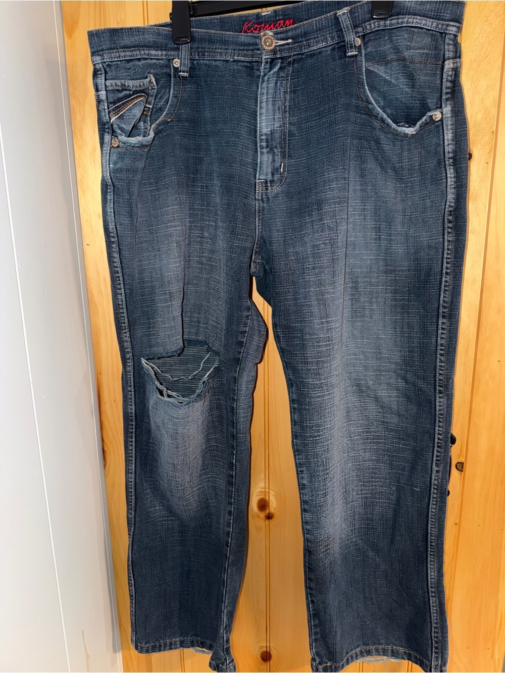 Koman Dark Wash Blue Denim Straight Leg Men's Distressed Blue Jeans size 42x32